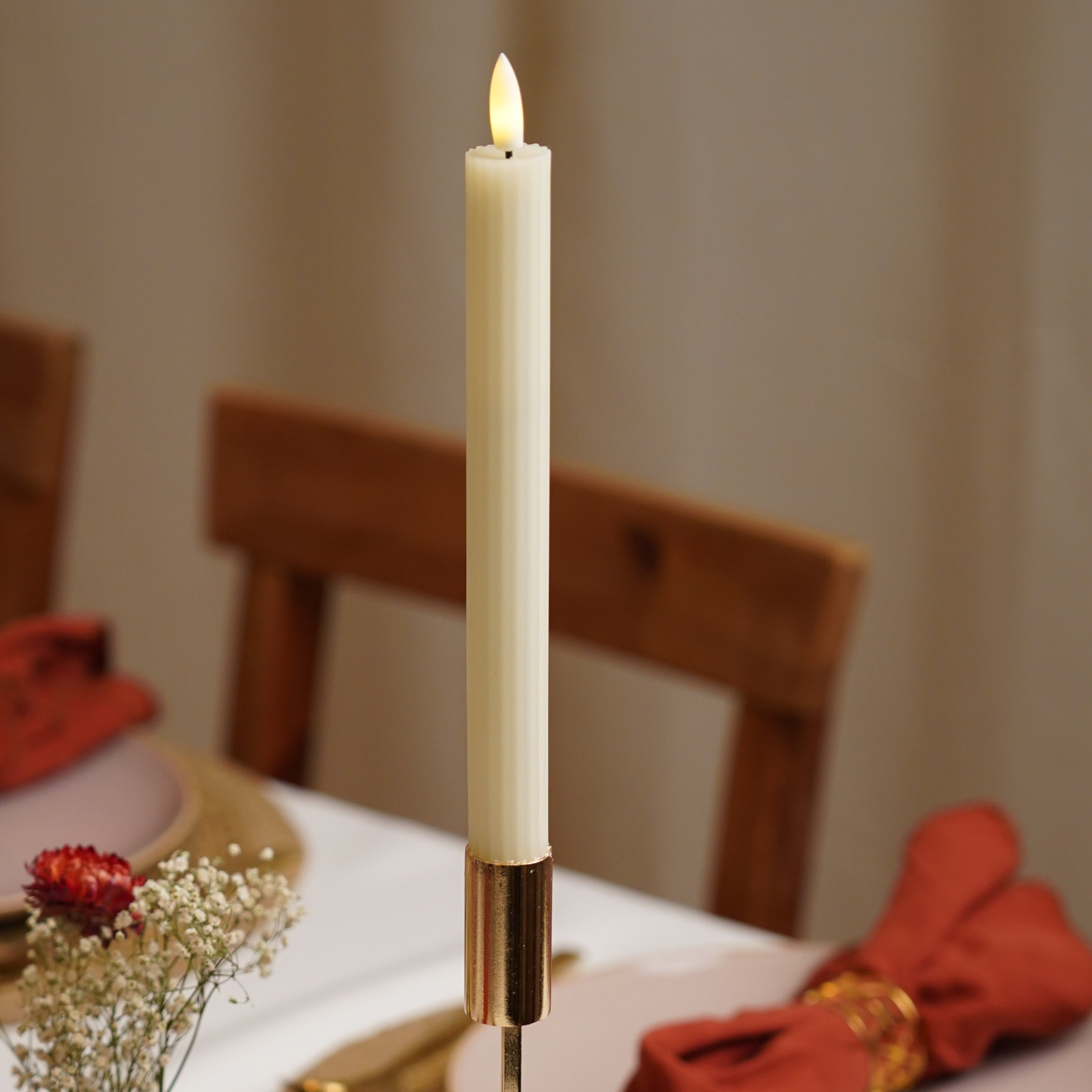 eventzauber-led-kerzen-stabkerze-echtwachs-cremewei-mieten image 2