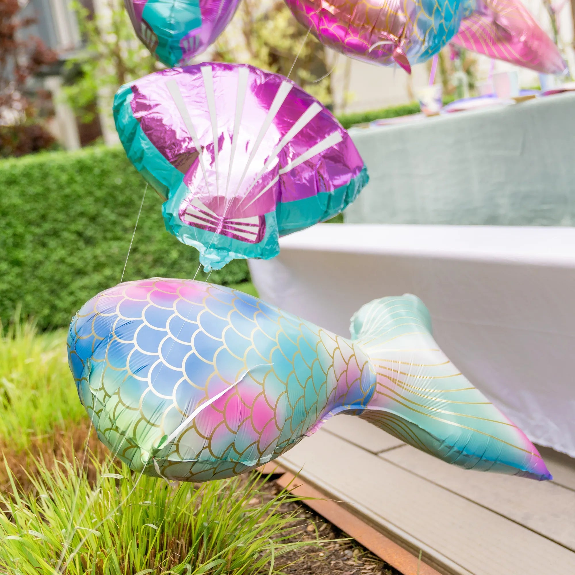 little-birthday-meerjungfrau-folienballon-flosse-xl-76-cm image 3