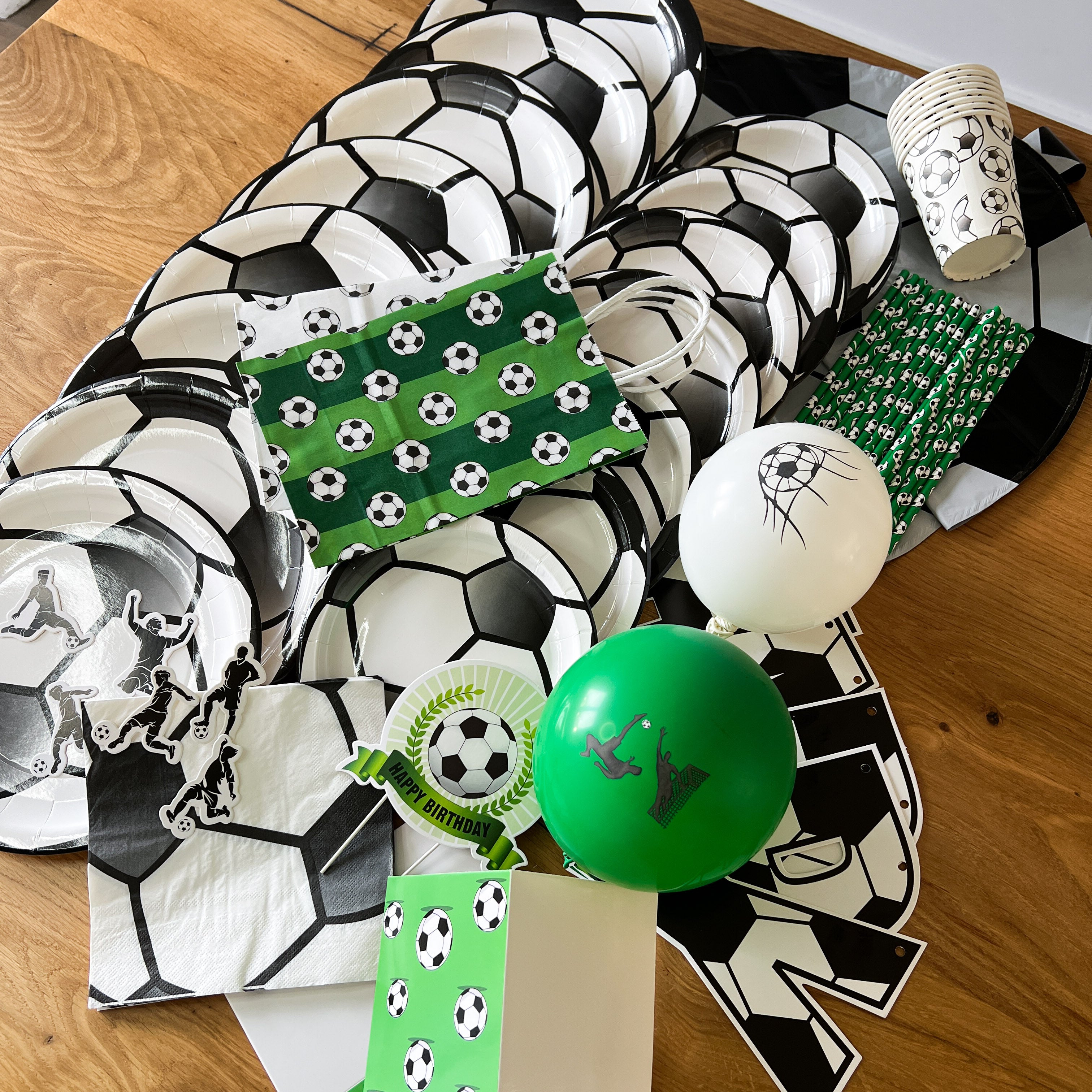 little-birthday-fu-ball-mottobox-partyset-126-teile-f-r-8-kinder image 7