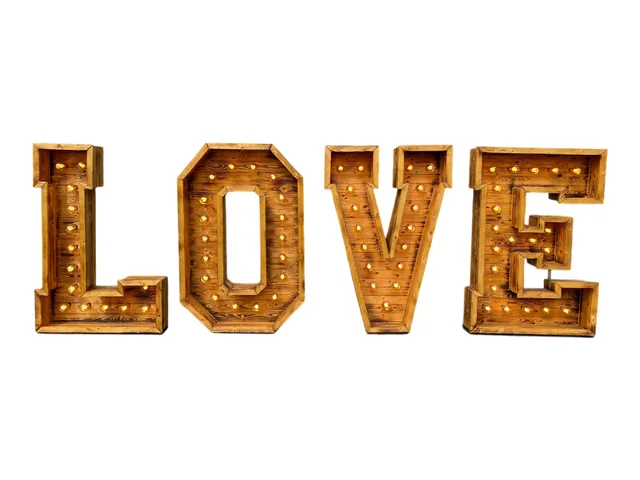 dekoration-xxl-love-letters-1-9m-mit-gl-hbirnen-mieten image 1