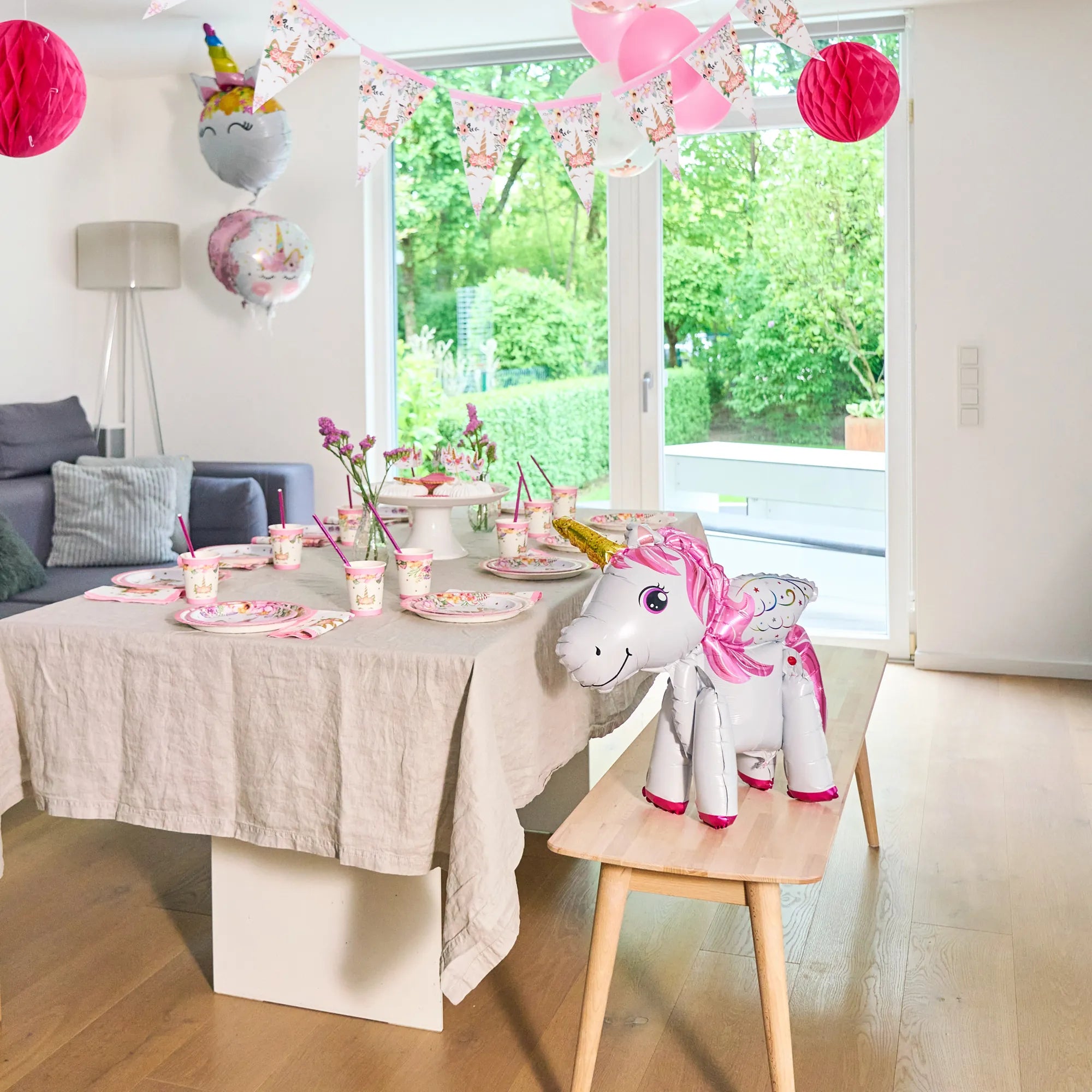 little-birthday-einhorn-xxl-folien-luftballon-78x63-cm image 4