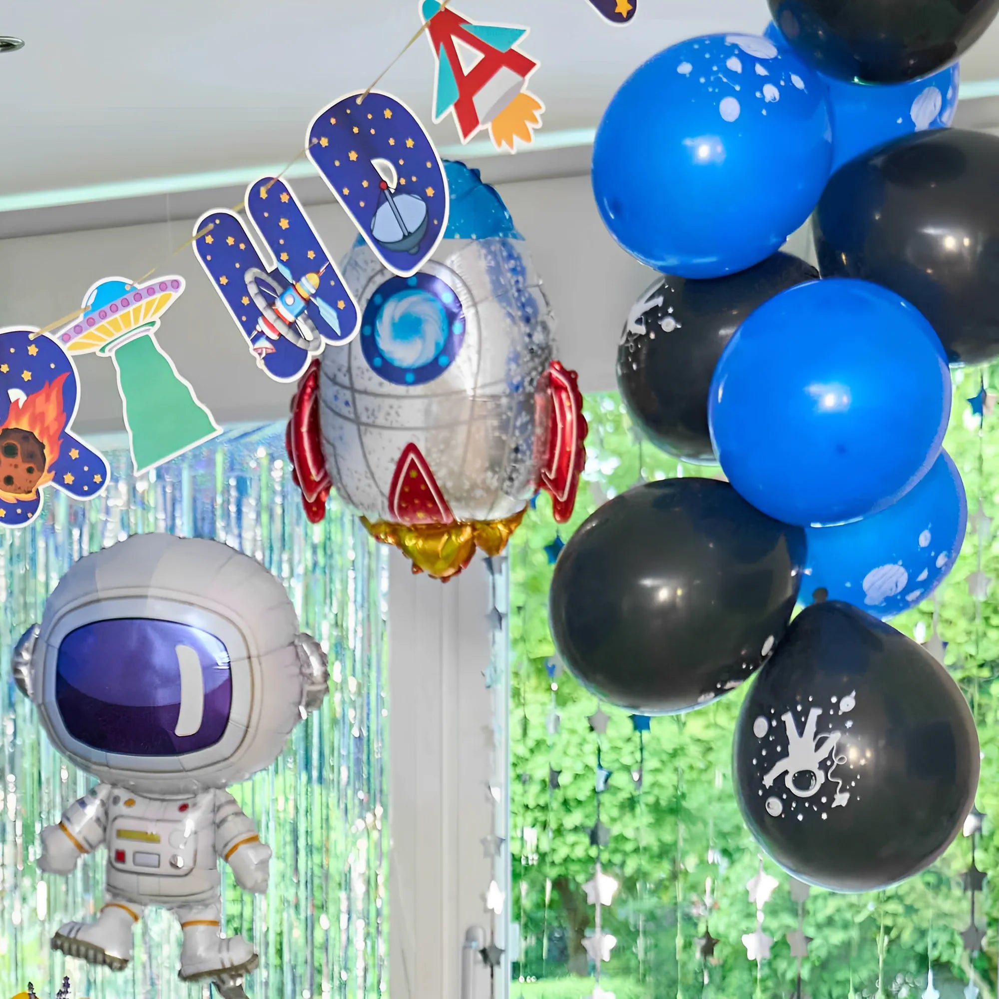 little-birthday-astronaut-xl-folien-luftballon-76x54-cm image 3